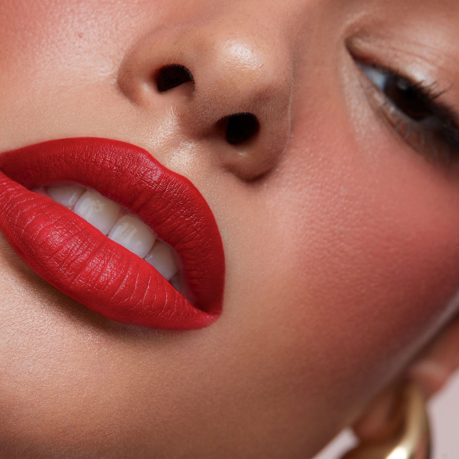 Major Headlines Matte Suede Lipstick